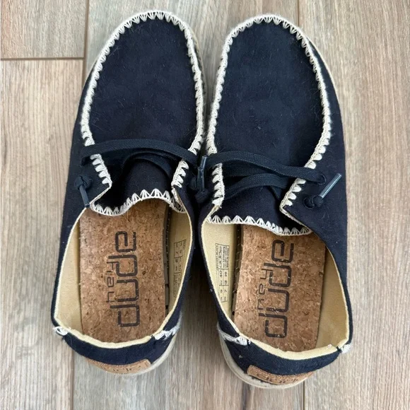 Hey Dude Women’s Black and Tan Crochet Shoes - Picture 2 of 6